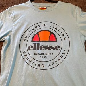 its a medium in mens, its light blue and really Comfy